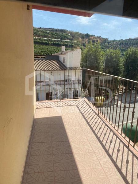 Foto e7c3b37d-2130-441c-bccb-970d28385bf6. Semi detached house with parking in Algarrobo pueblo Algarrobo