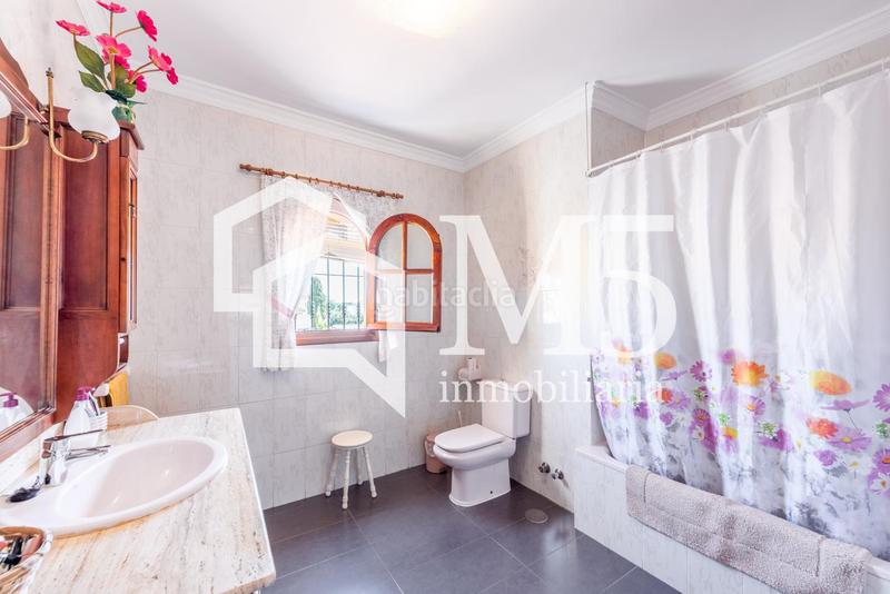 Foto 080742ac-2c66-4476-83d9-fbbad605e210. Maison avec chauffage parking piscine dans El Tomillar Torre del Mar