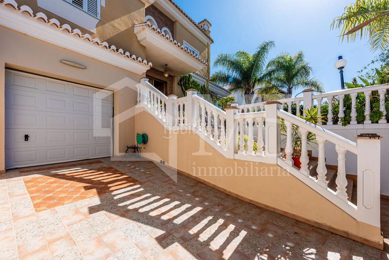 Foto 00724636-dd69-439c-8789-23872cdbd925. Casa amb aparcament a Caleta de Velez