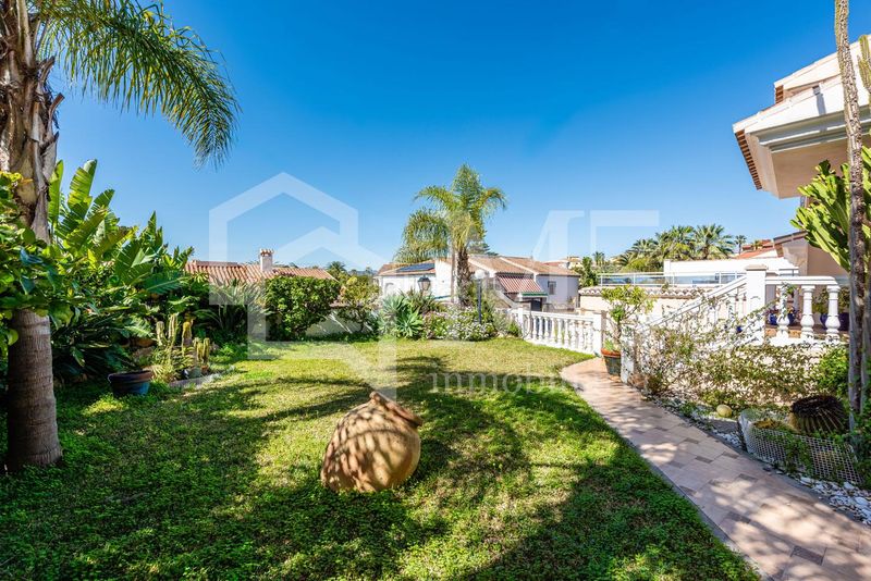 Foto 5a8a975d-4597-432e-8dac-9eee295042a1. Casa amb aparcament a Caleta de Velez