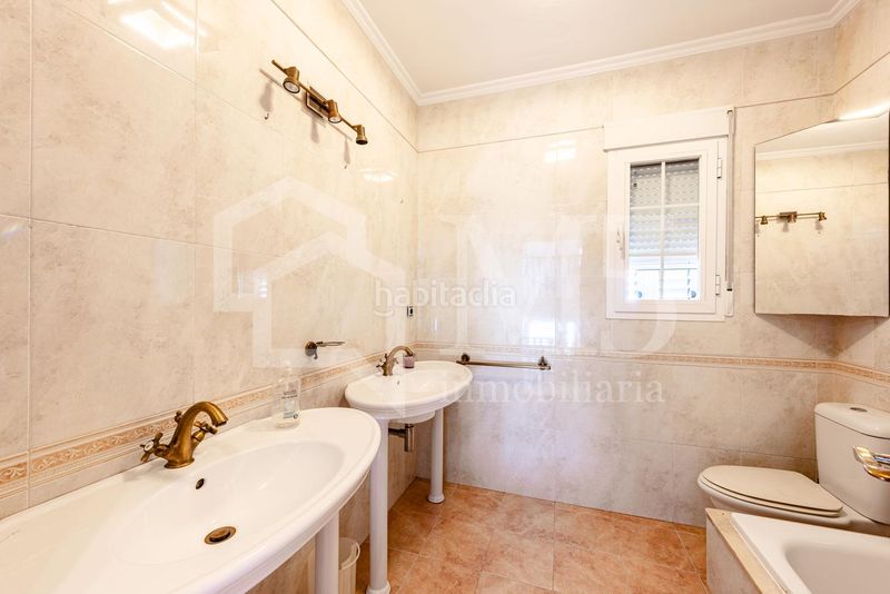 Foto 63626559-7659-4865-9a35-5587cc16c226. Casa amb aparcament a Caleta de Velez
