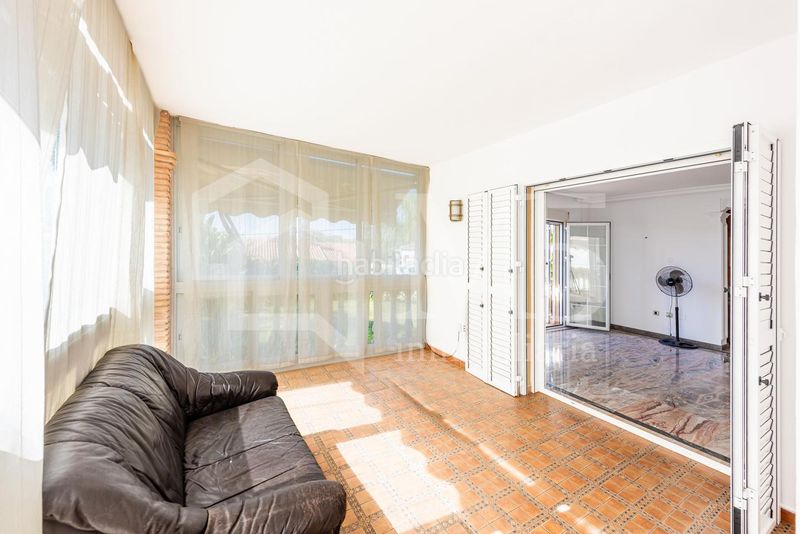 Foto a5c3c637-0e83-4c6b-b51c-41f270f43c3a. Casa amb aparcament a Caleta de Velez