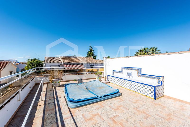 Foto a9244fed-baa6-4c84-afbe-cbad088f87ff. Casa amb aparcament a Caleta de Velez