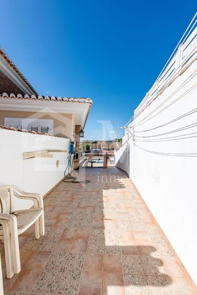 Foto b040a38e-72f8-4930-8a99-0e00e0cd85f3. Casa amb aparcament a Caleta de Velez