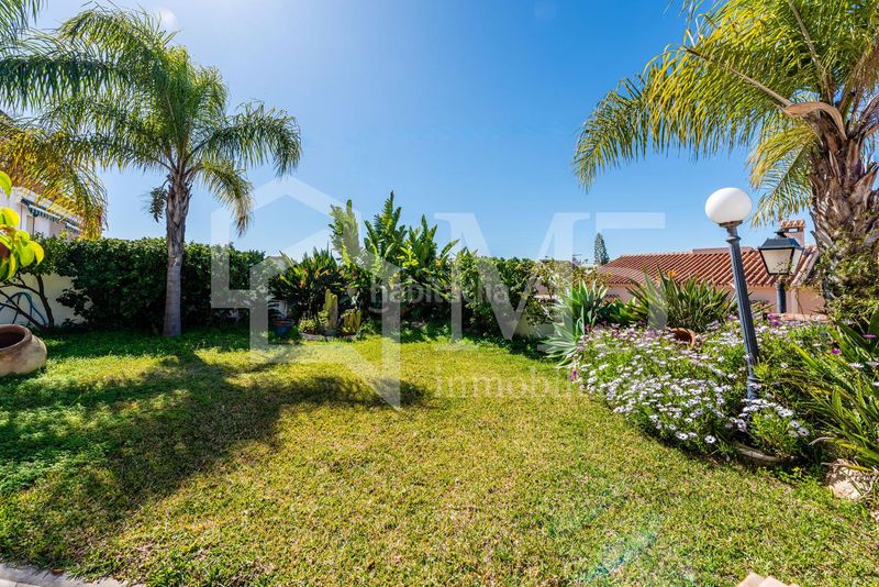 Foto d8388878-88bc-41cb-9254-4bcf954e293e. Casa amb aparcament a Caleta de Velez