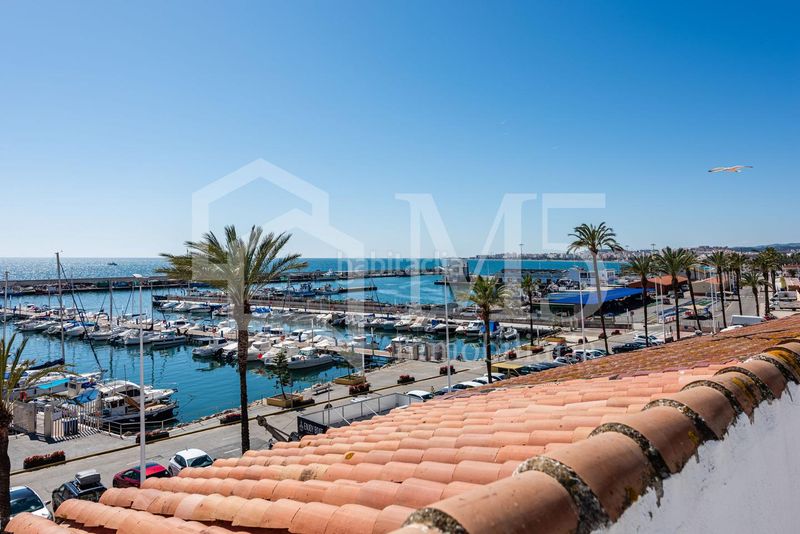 Foto f82bc1cb-ad52-4dac-a9d2-2f48792f347e. Pis a Caleta de Velez