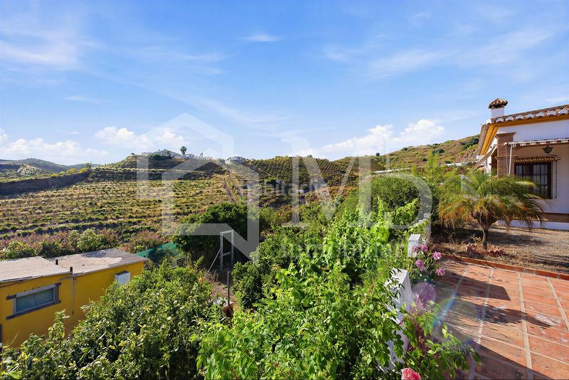 Foto c6c08f19-6890-4181-bc4b-f0c88a257b2a. Masia amb piscina a Camino Viejo de Málaga Vélez - Málaga