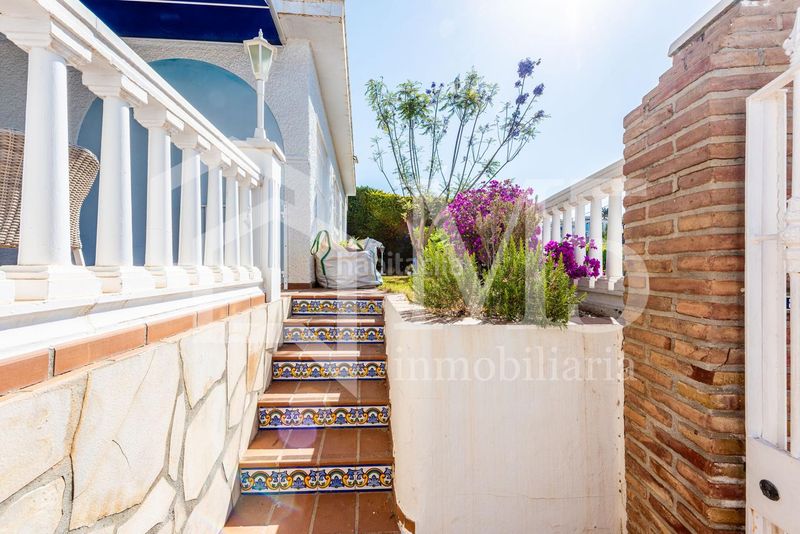Foto 28d8f469-6cd3-4da1-aea4-a9551a3b5bed. Casa amb aparcament piscina a Caleta de Velez