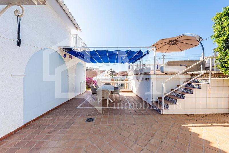Foto b4db530b-841a-4ca3-b6ae-2894a242b4d4. Casa amb aparcament piscina a Caleta de Velez