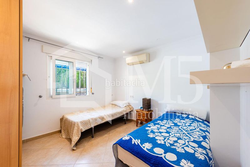 Foto c12a3d2a-657c-47e2-bf3c-8d002b45f153. Casa amb aparcament piscina a Caleta de Velez