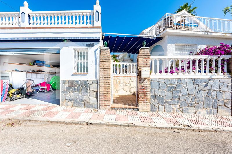 Foto cfff7429-4b63-4137-971b-6bb9bd6dc5e3. Casa amb aparcament piscina a Caleta de Velez