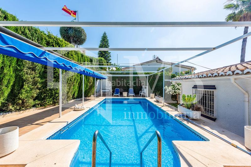 Foto f290bc69-8553-4909-a5e9-aa69aa7eb94f. Casa amb aparcament piscina a Caleta de Velez