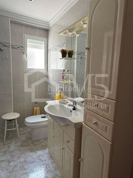 Foto bc3479c7-4369-4799-8f65-9ffca8bd47d4. Pis a Poniente-Faro Torre del Mar