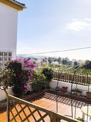 Reihenhaus in Trayamar. Chalet adosado en algarrobo