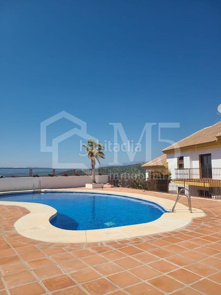 Foto f371e1f9-b024-45d5-a87a-97a90ad92d9f. Pis a Alcaucín