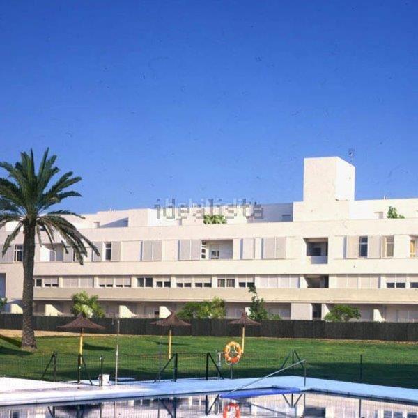 Foto f1c473c9-213c-46b2-be0c-085e5ab2d185. Location attique dans avenida juan carlos i 10 dans Rota