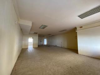 Locale commerciale en Torre Cruz - Los Molinos. Local com. en venta en utrera.