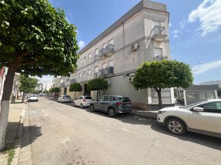 Local Comercial a Palacios y Villafranca (Los). Local com. en venta en los ratones, 3 despachos.