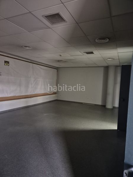 Foto f2109f64-5c11-4f32-ad5d-236338bbc871. Lloguer edifici a Centro Tomares