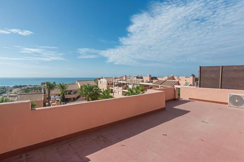 Foto 4e5f7c8c-9533-453b-8c28-0a203bebde75. Attique dans calle de topacio de riviera 34 dans Riviera del Sol Mijas