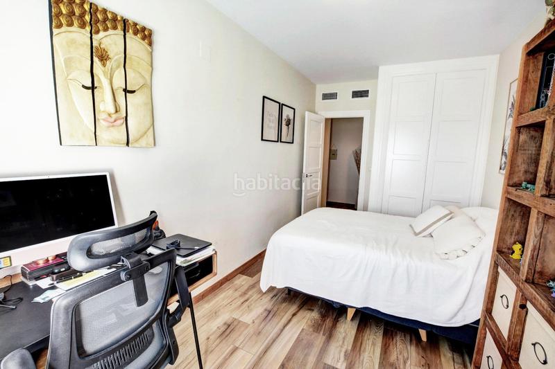 Foto 26cf4942-b0b3-43f7-9bdb-c180b00f6601. Àtic amb calefacció aparcament piscina a Puerto Marina Benalmádena