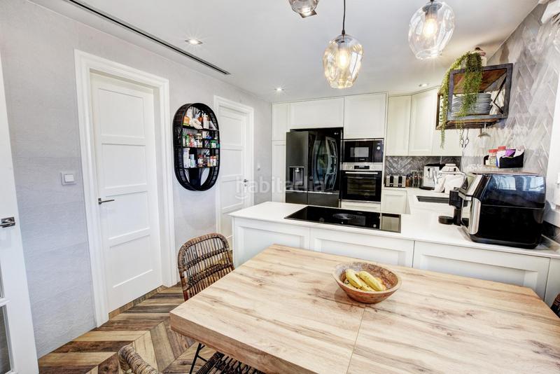 Foto 4190f410-0109-4926-85fc-6c70a30fef71. Àtic amb calefacció aparcament piscina a Puerto Marina Benalmádena