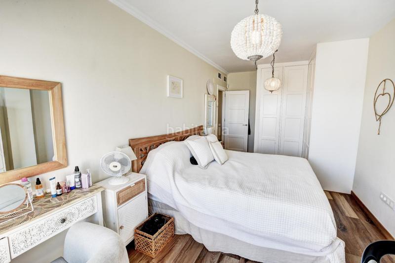 Foto 572ba242-03e4-4d63-9ec8-b816a2e1f951. Àtic amb calefacció aparcament piscina a Puerto Marina Benalmádena