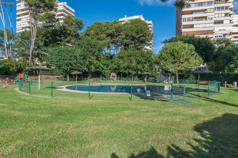 Foto d67c8d83-bc5a-4914-ab40-335b9c41e2d0. Pis amb piscina a Playamar - Benyamina Torremolinos