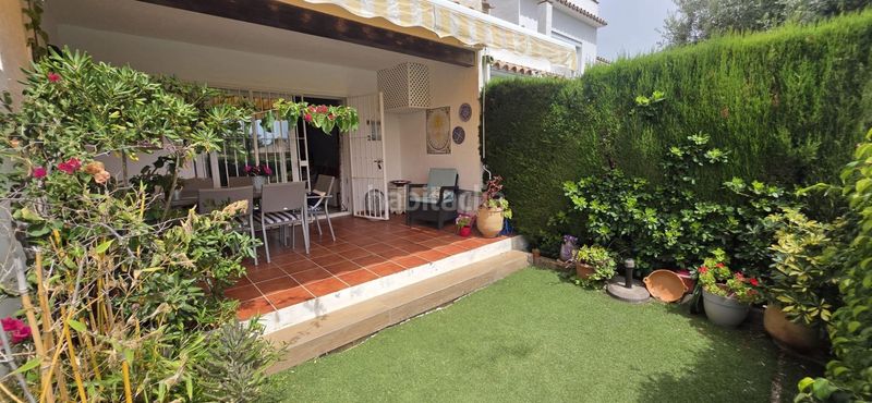 Foto 9b67297b-a1c9-4972-b225-7d9b67fd0f9b. Casa adossada amb aparcament piscina a Nueva Atalaya Estepona