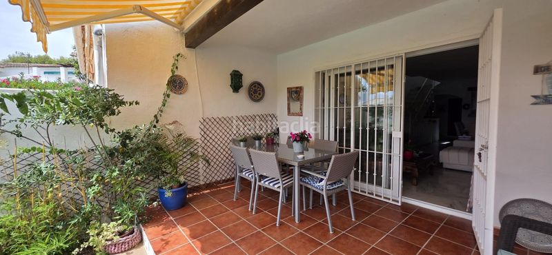 Foto f49456b9-04e0-4a81-83ab-df7529e5d140. Casa adossada amb aparcament piscina a Nueva Atalaya Estepona