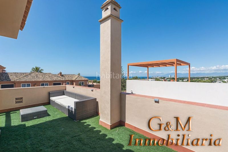 Foto 09c35cb6-c583-4519-b2d7-37a6a6d5d30c. Casa adossada amb piscina a Cabopino - Artola Marbella