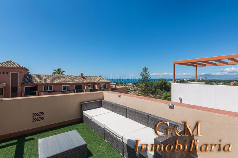 Foto 2c756e61-5597-430c-b246-5d812d2a69a2. Casa adossada amb piscina a Cabopino - Artola Marbella