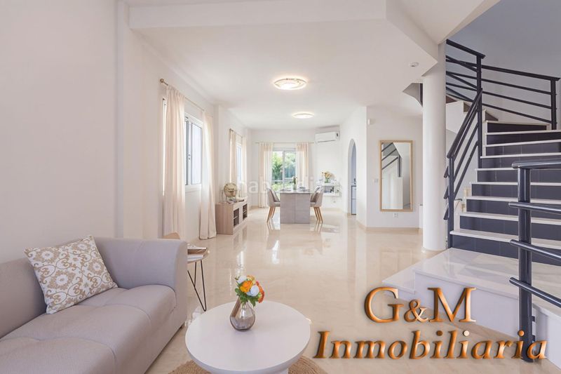 Foto 9823f9e0-5d68-49e6-bc56-e407f7602f54. Casa adossada amb piscina a Cabopino - Artola Marbella