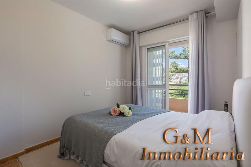 Foto b6fad518-a47c-4329-8e09-086893c3bc97. Casa adossada amb piscina a Cabopino - Artola Marbella