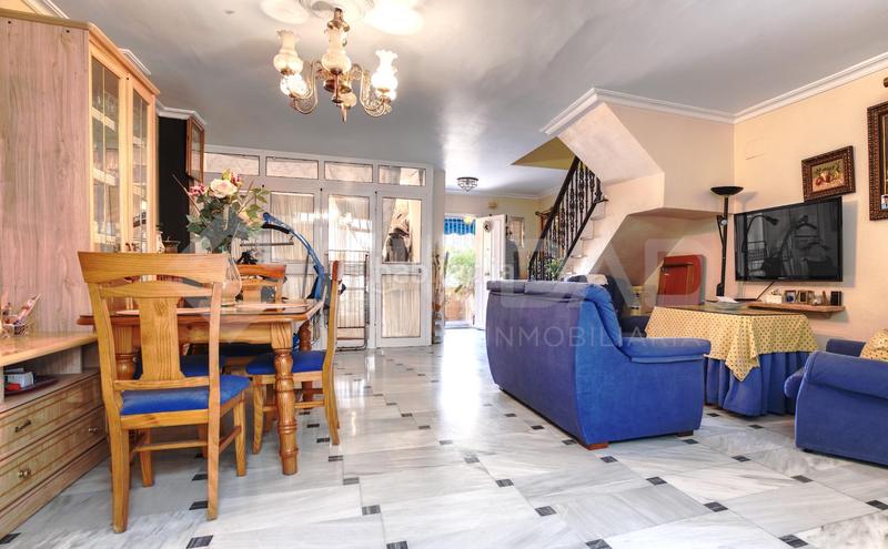 Foto 66f05225-de4e-4215-989e-0699c0606854. Semi detached house in Las Almenas Tomares