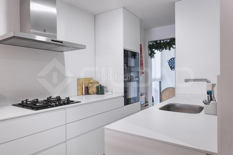 Foto 33f30f16-f77b-483b-b001-ae7f039ea642. Pis amb aparcament piscina a Centro Tomares