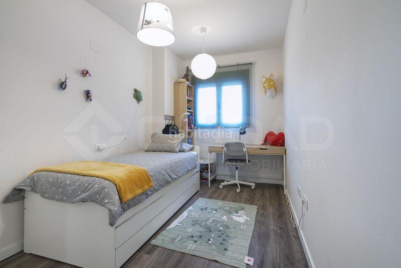 Foto 3d120e13-f3f1-42ef-948d-e9a3d1c9110c. Pis amb aparcament piscina a Centro Tomares