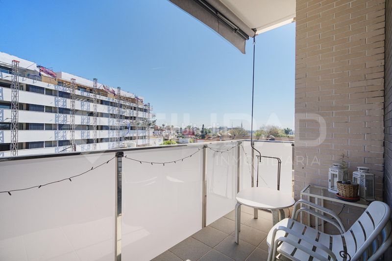 Foto c7634603-eb14-4918-8aad-ecd5e1349c72. Pis amb aparcament piscina a Centro Tomares