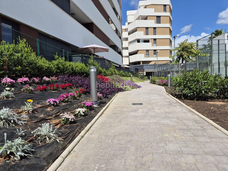 Foto c217dea2-0faa-4ad1-b507-78b6449f4f6a. Pis amb aparcament a Centro Tomares