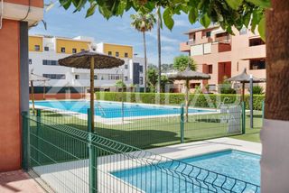 Apartamento en Barrio Alto. Se vende magnífico piso amueblado en la urbanización valparaíso!