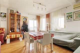 Etagenwohnung in Barrio Alto. Luz, amplitud y comodidad en el corazón de san juan de aznalfara