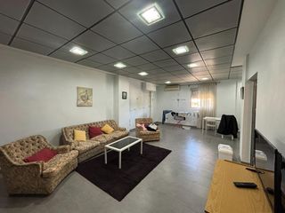 Local Comercial a Barrio Bajo. Importante no se puede realizar el cambio de uso a vivienda. el