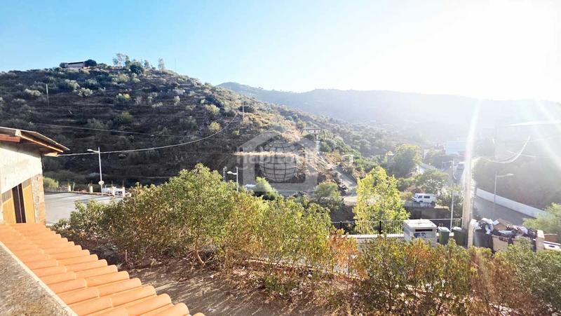 Foto 5944a68e-f6f9-4c05-a3b7-01a09c8acb6f. Casa amb xemeneia aparcament a Arenas