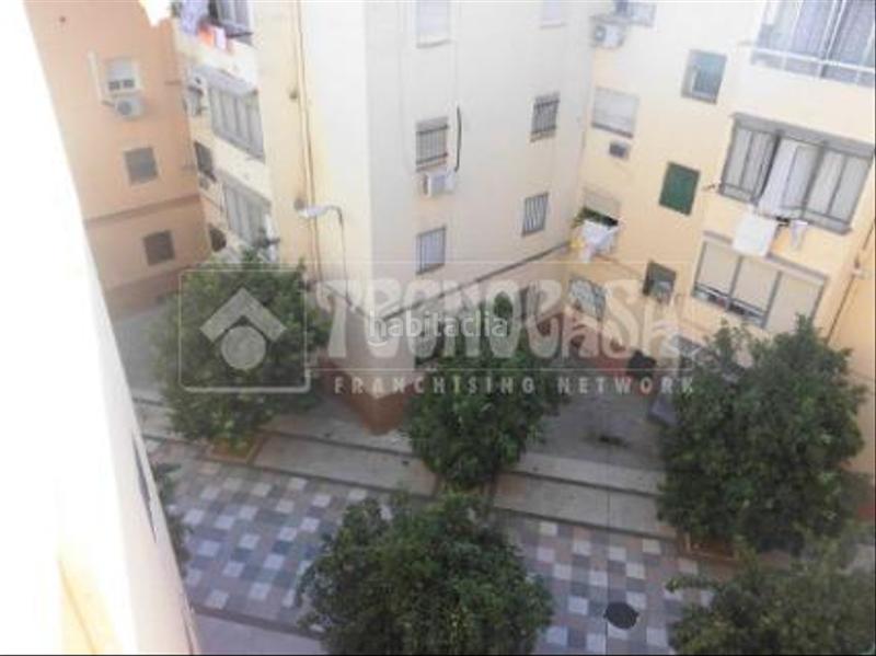Foto ab4c69b1-3a52-49ad-bc40-60075cb407eb. Piso  en venta en Triana Este Sevilla