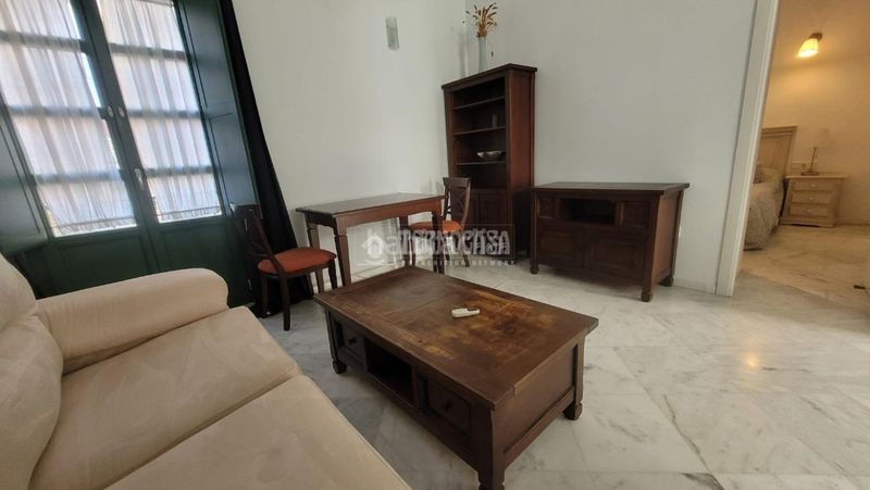 Foto b79b24c5-3861-484e-92ac-c0fb7d7e8a8c. Rent flat in Triana Casco Antiguo Sevilla