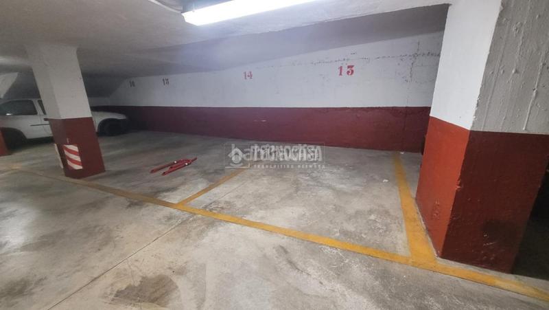 Foto 5cf36e15-e37c-4d47-b695-e6ab34e446e7. Car parking in Triana Este Sevilla
