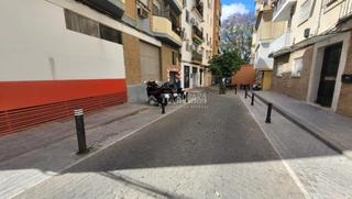 Parking coche en Triana Este. Boxplaza de garaje en venta en sevilla