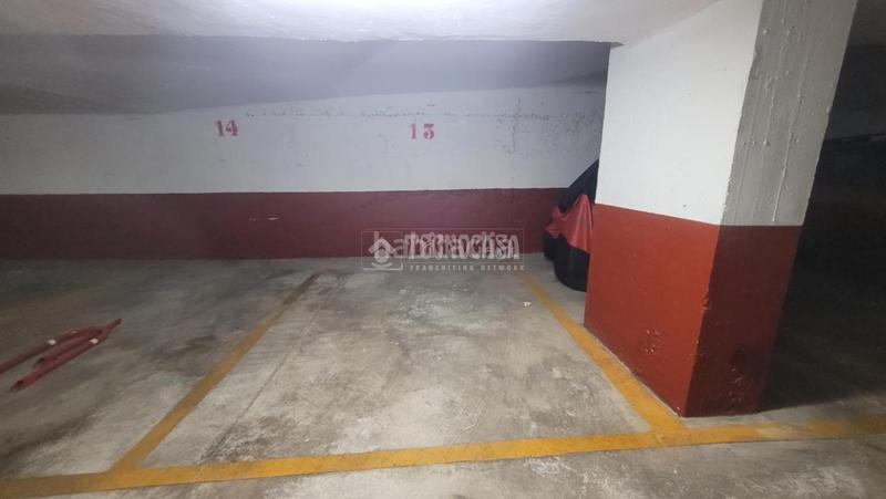 Foto be1f2f8a-ecca-4b8c-8b84-a9dd6c14a989. Car parking in Triana Este Sevilla