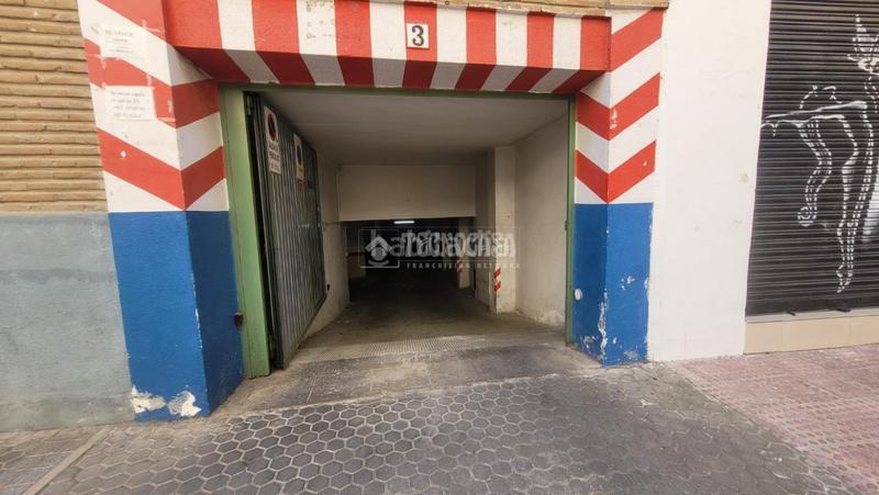 Foto ff7aefdd-42ac-4dba-8851-d735c66b836c. Car parking in Triana Este Sevilla