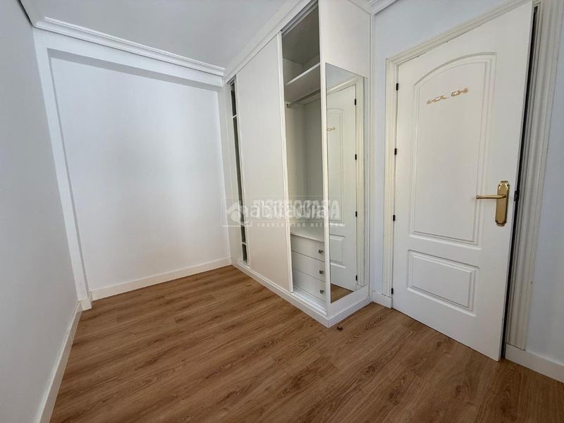 Foto 0a0a24b6-a53a-4e7f-9597-c05d861e8c85. Pis a Triana Este Sevilla